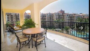 Outdoor dining - Villa del palmar Flamingos
1 bedroom
All inclusive optional (Bucerías)