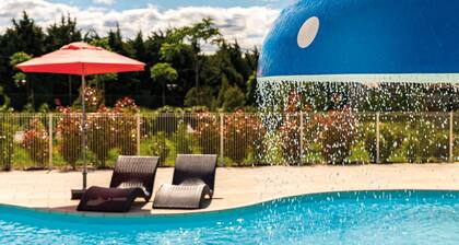 Provencal Cottage for 4 With Pool