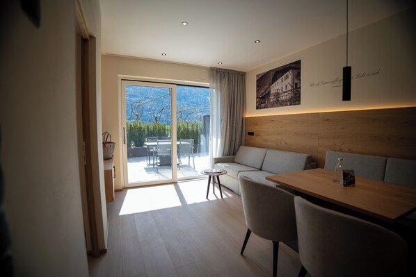 Living area - Vrbo Property (Algund)