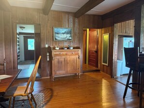 Dining - The Farmhouse at CountyLine Vineyard (Charlotte Court House)