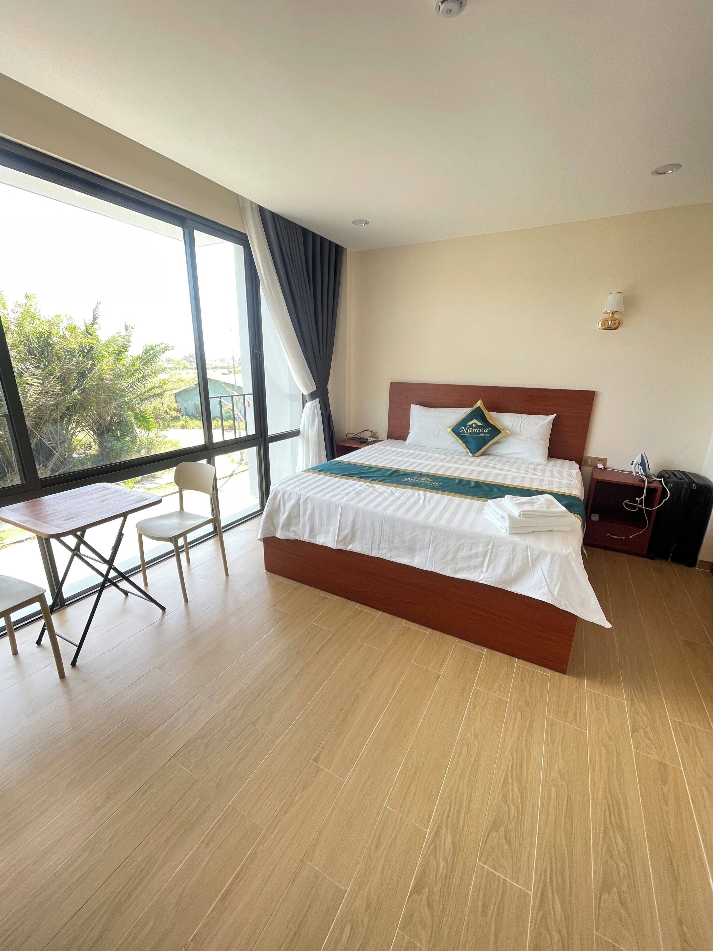 Studio Suite, Balcony, Hill View | In-room safe, iron/ironing board, free WiFi