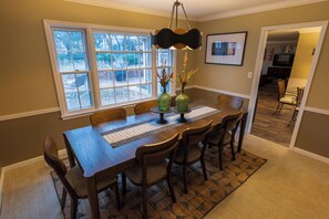 Dining - The Cunningham (Salina)