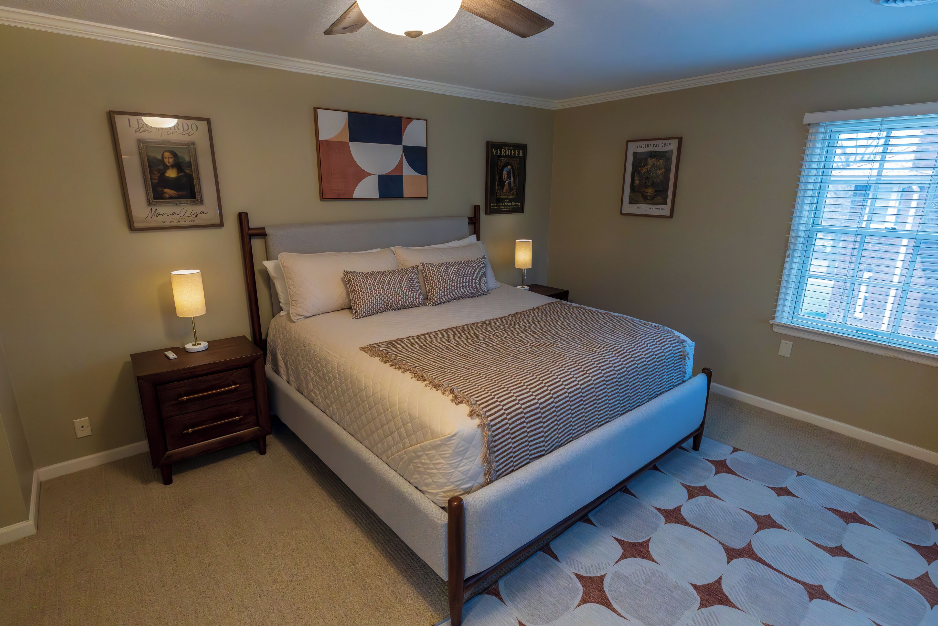Habitación doble Deluxe, vista al patio | Cunas, camas extra, wifi gratis y ropa de cama 