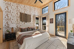 2 bedrooms, free WiFi, bed sheets - 2 Living Areas, Hot Tub, Fire Pits, Deck & More (Lost City)