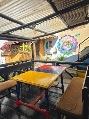 Outdoor dining - Hostal Bambu (San Agustín)