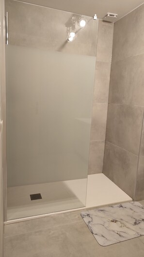 Bathroom - Vrbo Property (Séranon)