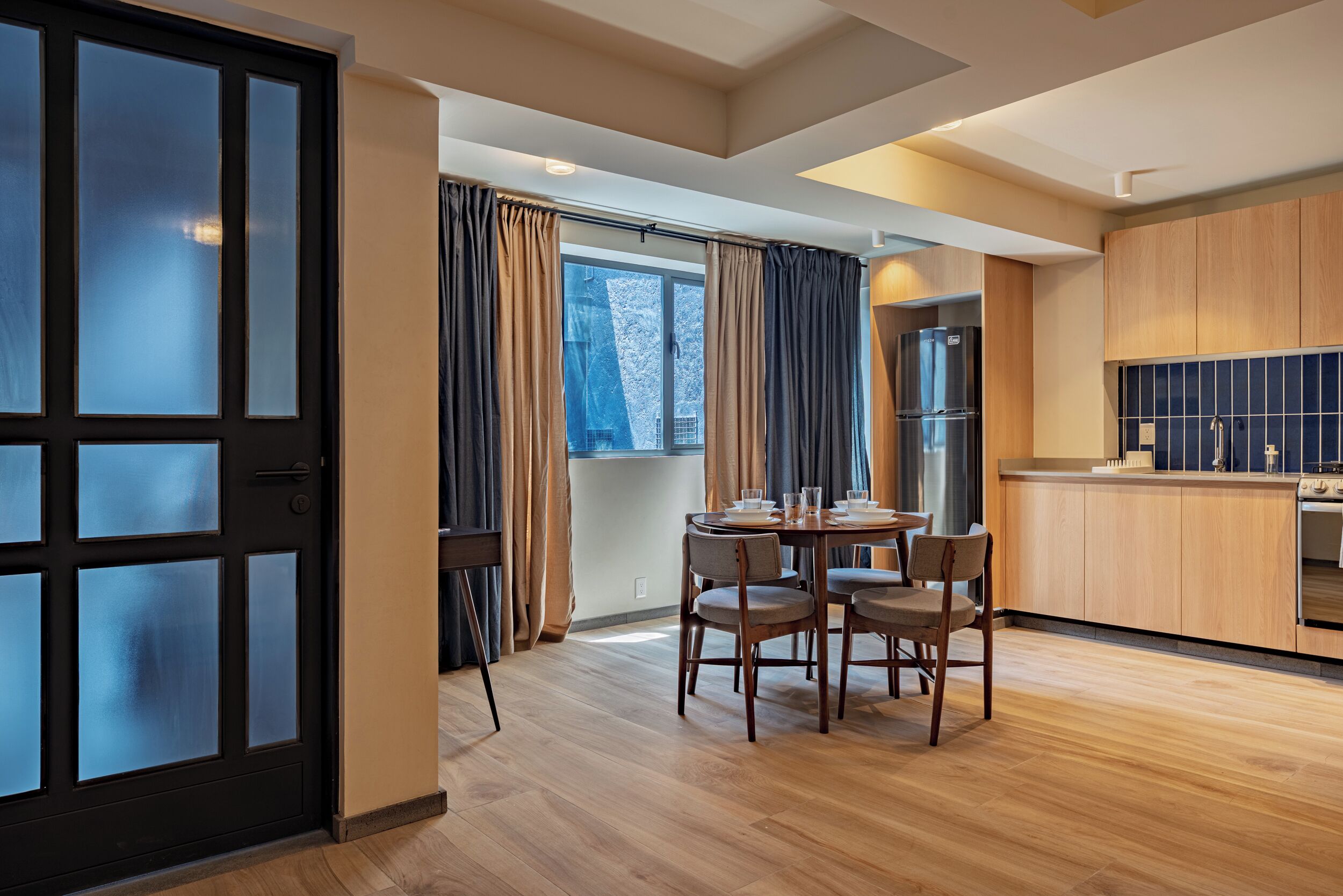 Deluxe Apartment | Dining