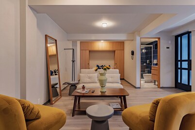 Modern Chic Loft in Historic Center