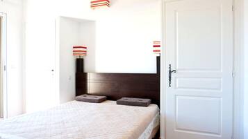 House | 2 bedrooms, individually furnished