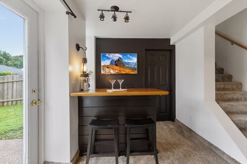Gorgeous 4-bedroom house with AC in lively Minneapolis