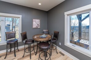 Dining - Dream family getaway! Spacious-Mountain views-Hiking from house-Near everything (Seven Devils)