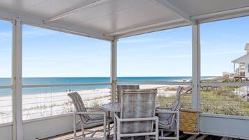 House, Multiple Beds (Turtle's Nest) | Outdoor dining
