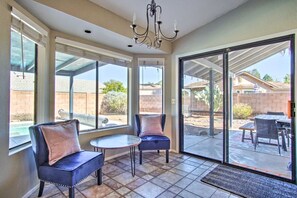 TV - Relaxing Tucson Stay w/ Pool & Mountain Views (Tucson)
