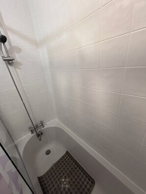 Shared Dormitory, 1 Bedroom, Smoking, Fireplace | Bathroom