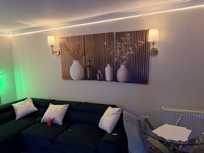Shared Dormitory, 1 Bedroom, Smoking, Fireplace | Living room - Room-stylish Double Room & Sofa Bed in S (Gillingham)