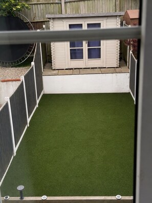 Shared Dormitory, 1 Bedroom, Smoking, Fireplace | Property grounds - Room-stylish Double Room & Sofa Bed in S (Gillingham)