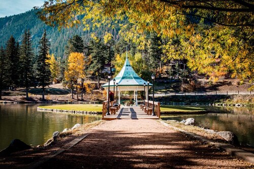 Lakeside Loft! Town Center Gem Near Gazebo Lake