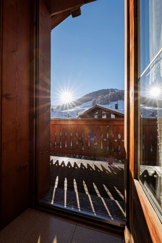 Apartment 'Chalet Graziana' with Mountain View, Convenient and Peaceful Location