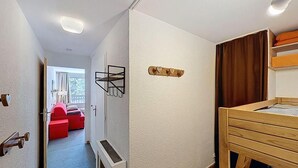 Interior - 150m from ski slopes, 2nd floor, balcony, tv, 30m², Serre Chevalier (La Salle-les-Alpes)