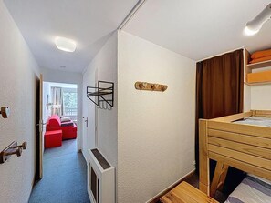 Interior - 150m from ski slopes, 2nd floor, balcony, tv, 30m², Serre Chevalier (La Salle-les-Alpes)