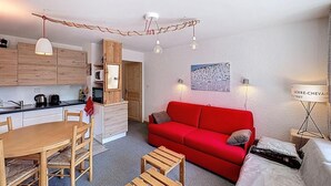 TV - 150m from ski slopes, 2nd floor, balcony, tv, 30m², Serre Chevalier (La Salle-les-Alpes)