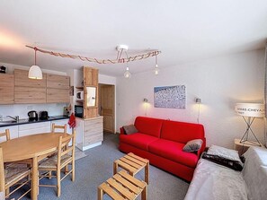 Living area - 150m from ski slopes, 2nd floor, balcony, tv, 30m², Serre Chevalier (La Salle-les-Alpes)