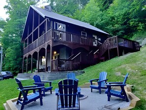 Exterior - Cozy Spacious 3-bedroom cabin with AC in Wild Turkey Run, Stanton (Stanton)