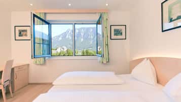 Comfort-Doppel- oder -Zweibettzimmer, Balkon, Bergblick | Kostenloses WLAN
