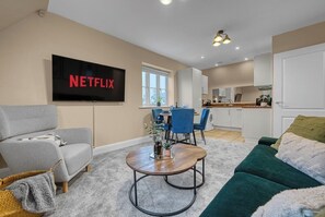 TV - Discounts for Extended Stays - sleeps 4 (Gloucestershire)