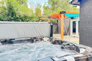 Bain à remous extérieur