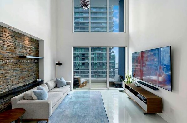 Living area - The fantasy (Miami)