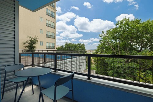 Trinity River + Skyline Views - Near Stockyards