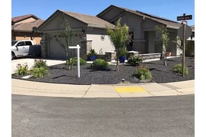 Property grounds - Private room in a home in Lincoln, California (Lincoln)