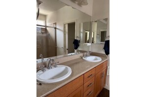 Bathroom - Private room in a home in Lincoln, California (Lincoln)