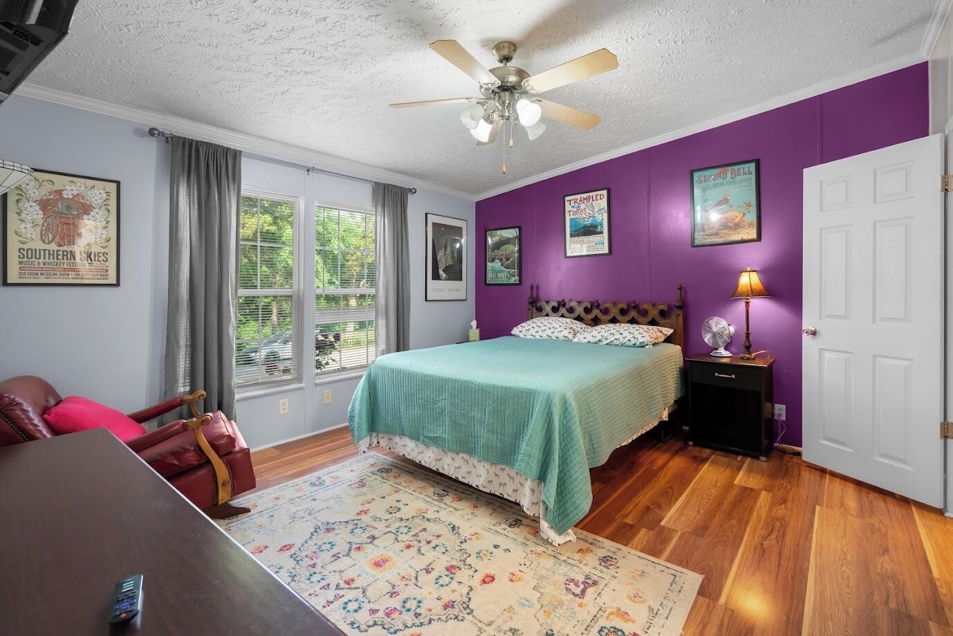 3 bedrooms, iron/ironing board, WiFi (free), bed sheets