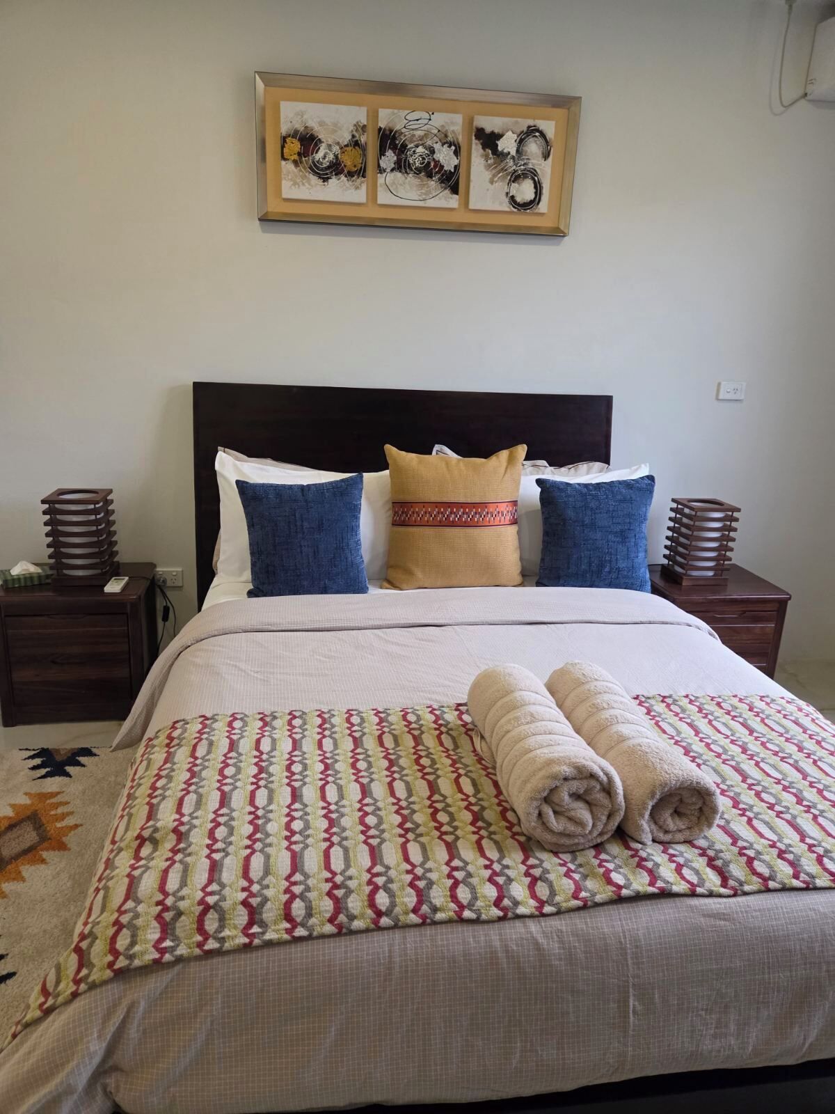 2 bedrooms, iron/ironing board, Internet, bed sheets