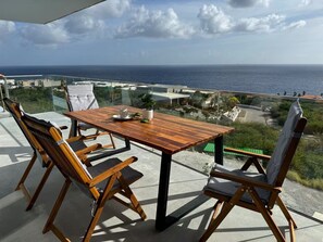 Outdoor dining - Vrbo Property (Jan Kok)