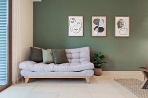 Apartament de luxe, 2 dormitoris, vistes al complex turístic | Sala d'estar