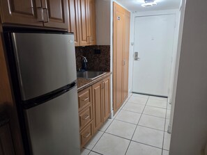 Interior - Bright condo in perfect Sunny Isles Beach with cool AC (Sunny Isles Beach)