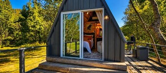 Eagle’s Nest Couples Escape w/ Hot Tub & Firepit