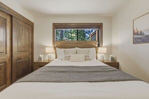 Desk, WiFi, bed sheets
