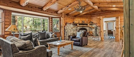 TV, fireplace