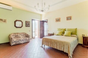 Room - Elegant and cozy house with swimming pool and fenced garden for exclusive use (Capannori)