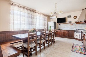 Dining - Elegant and cozy house with swimming pool and fenced garden for exclusive use (Capannori)