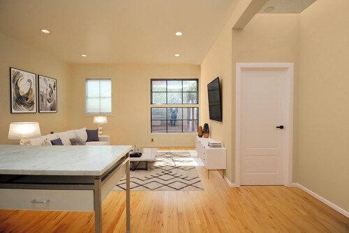 Beautiful 2-bedroom townhome in the heart of San Francisco in sunny South Beach.