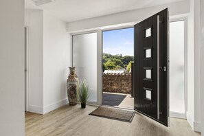 Interior - Luxury dog friendly holiday home that sleeps 10 (Laugharne)