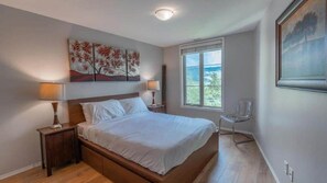 3 quartos, ferros/tábuas de passar roupa, Wi-Fi, roupa de cama