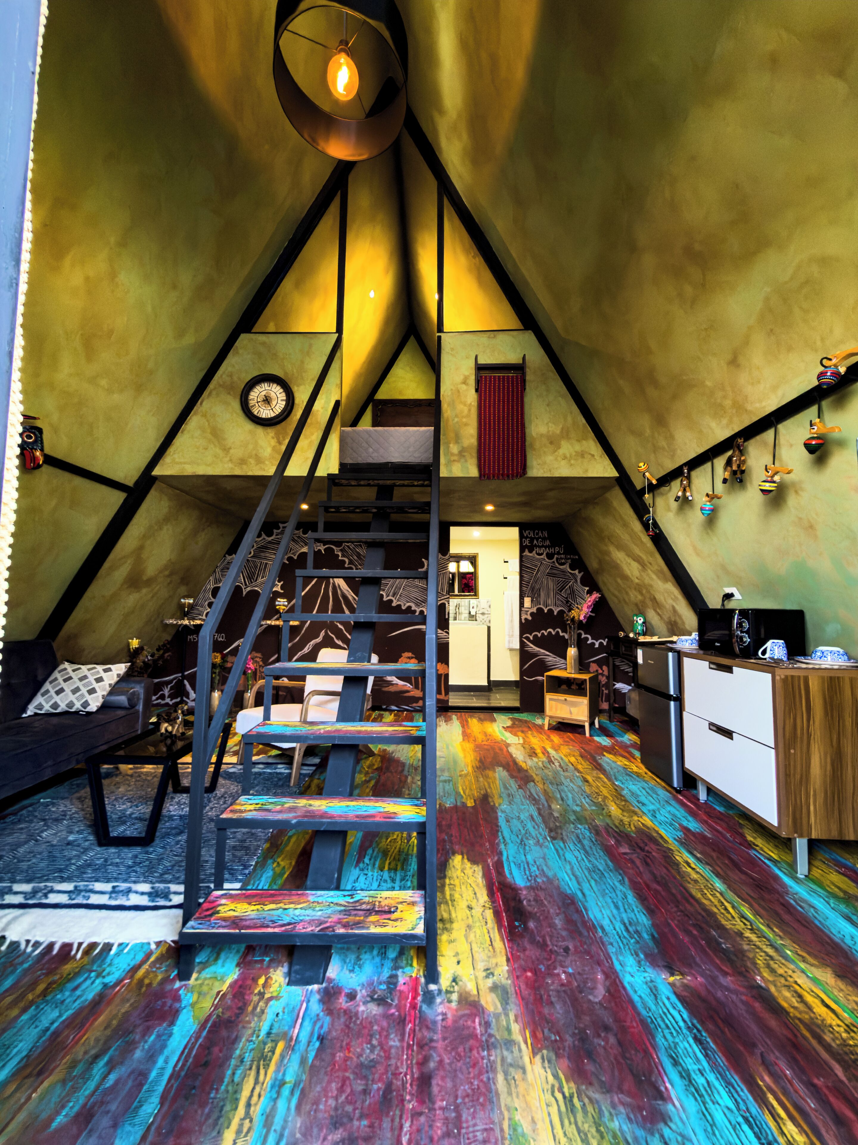 Desk, laptop workspace, iron/ironing board, free WiFi