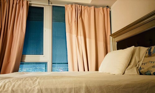 Short-term & vacation rentals condo suites full amenities.
Newly-built condos
