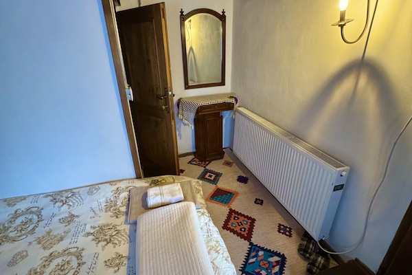 Economy Double Room | Free WiFi, bed sheets